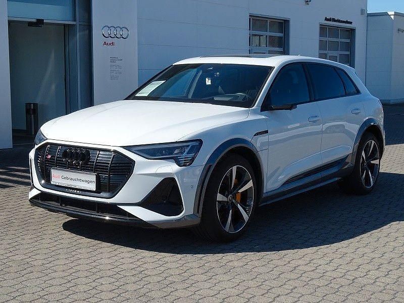 Gebraucht Audi e-tron Ambiente 369 kW (503 PS) 2022 Weiß SUV