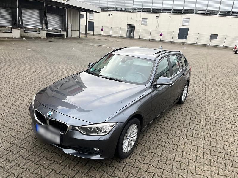 Grau Gebraucht 2013 BMW 320 Kombi | 8.650 € (Fairer Preis) - Bild 1/4