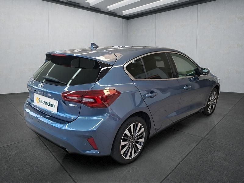Używany Ford Focus Titanium 155 KM (114 kW) 2022 Niebieski Sedan/Limuzyna
