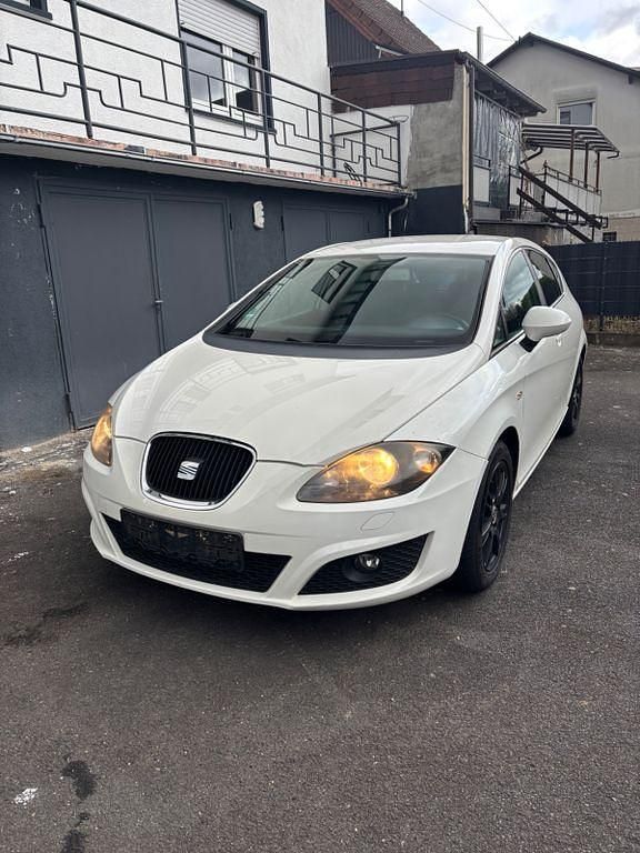 Gebraucht Seat Leon Sport 105 PS (77 kW) 2010 Weiß Kleinwagen