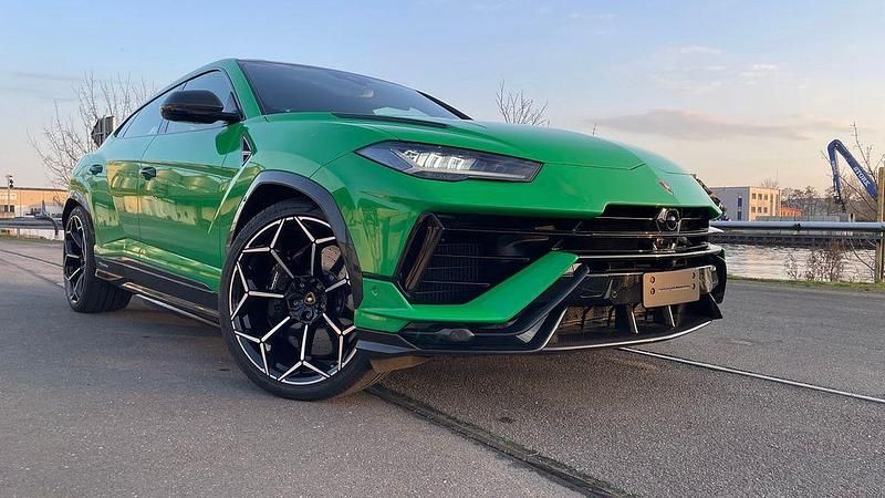 Gebraucht Lamborghini Urus 666 PS (489 kW) 2024 Grün SUV