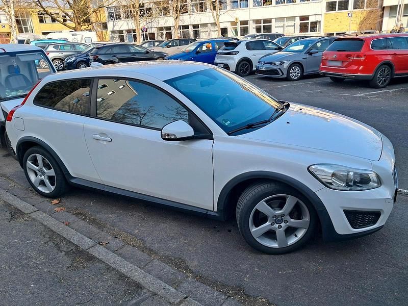 Gebraucht Volvo C30 101 PS (74 kW) 2010 Weiß Kleinwagen