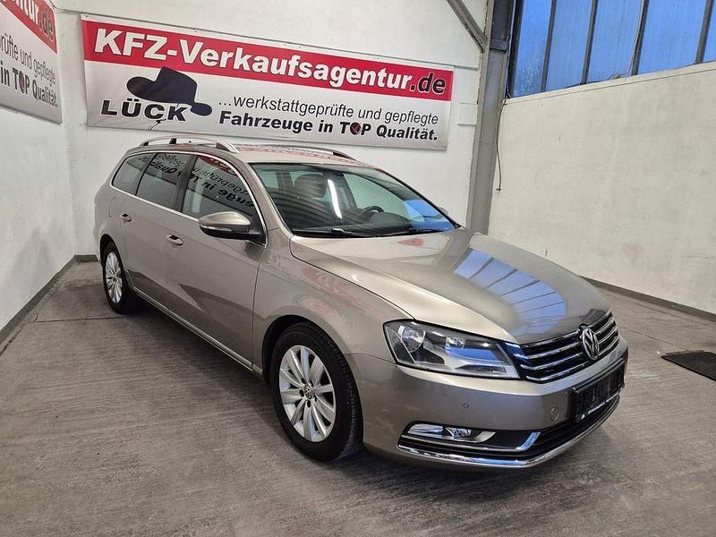 Braun Gebraucht 2012 VW Passat Comfortline Kombi | 7.980 € (Fairer Preis) - Bild 1/4