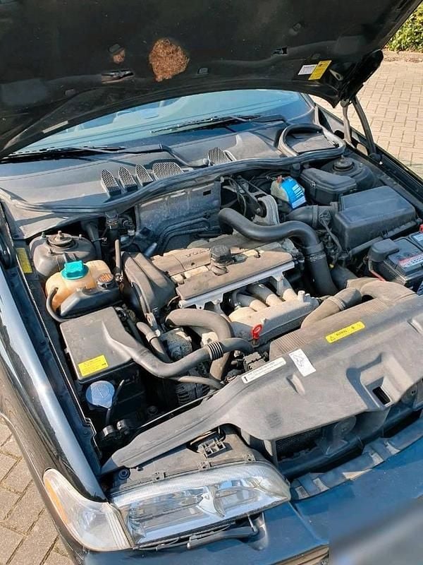 Second-hand Volvo C70 163 CP (119 kW) 2004 Negru Cabrio