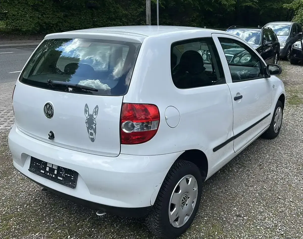 Gebraucht VW Fox Basis 54 PS (39 kW) 2005 Candyweiß Kleinwagen