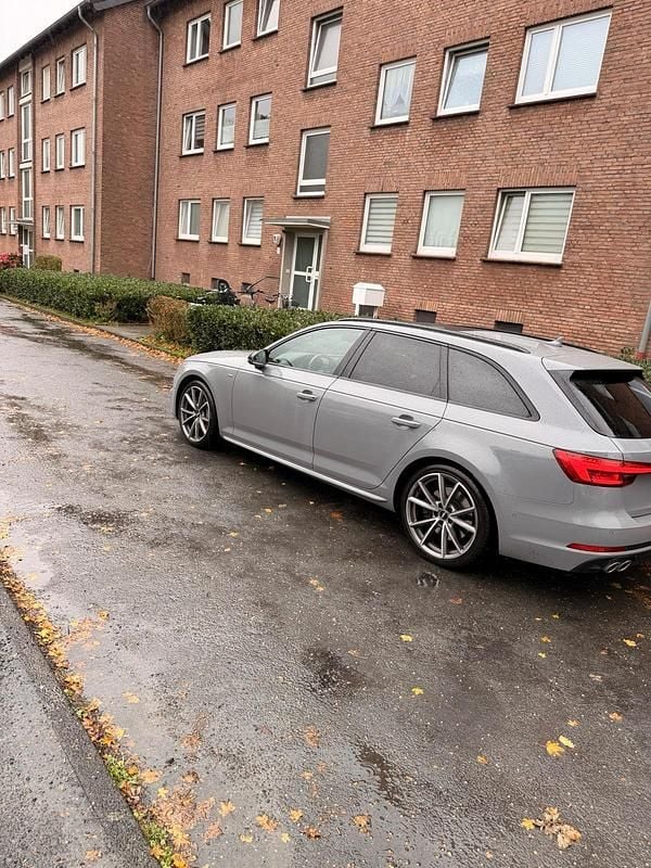 Grau Gebraucht 2017 Audi A4 Kombi | 18.999 € (Fairer Preis) - Bild 1/4