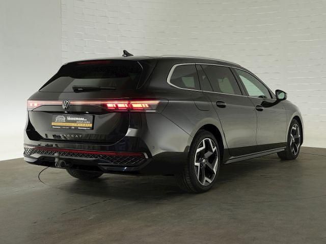 Gebraucht VW Passat R-line 150 PS (110 kW) 2025 Schwarz Kombi