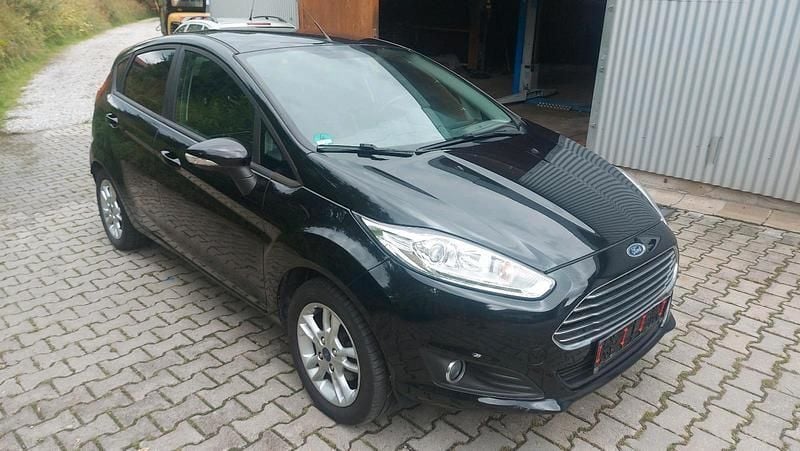 Schwarz Gebraucht 2015 Ford Fiesta Kleinwagen | 4.700 € (Superpreis) - Bild 1/4