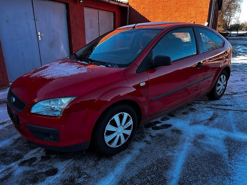 Gebraucht Ford Focus 101 PS (74 kW) 2006 Rot Kleinwagen