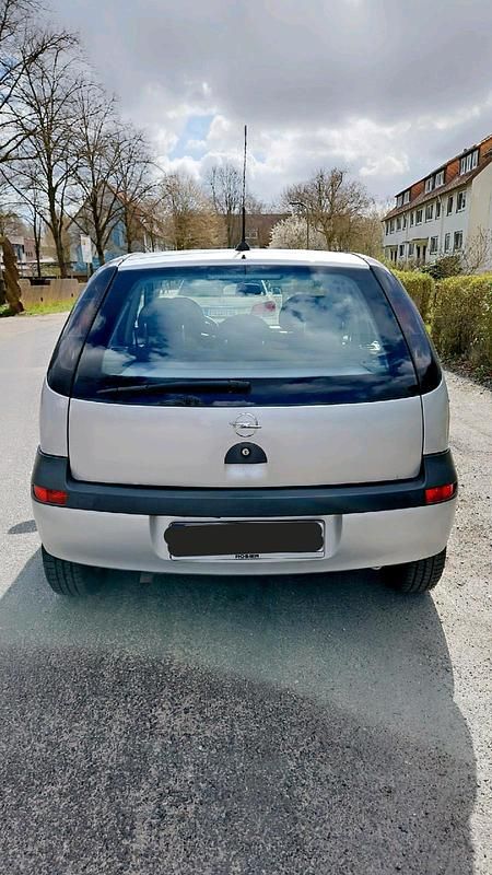 Gebraucht Opel Corsa 90 PS (66 kW) 2001 Silber Kleinwagen