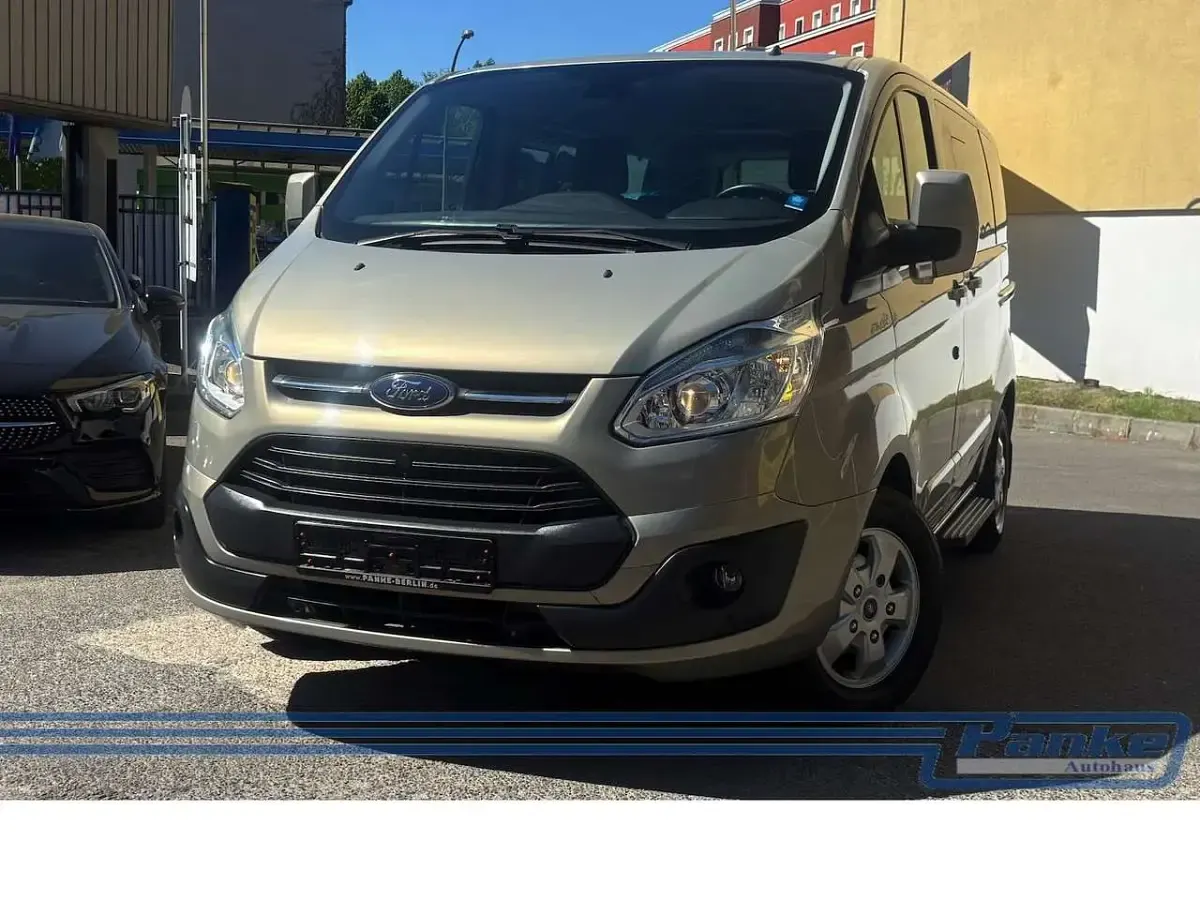Gebraucht Ford Tourneo Titanium 125 PS (91 kW) 2015 Tectonic silver Van / Kleinbus
