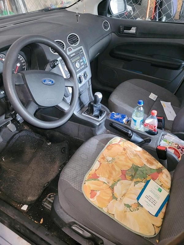 Gebraucht Ford Focus 116 PS (85 kW) 2005 Grau Kleinwagen