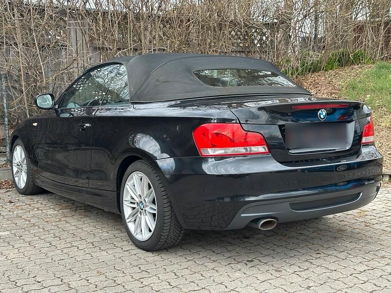 Gebraucht BMW 123 Cabriolet M Sport 204 PS (150 kW) 2011 Schwarz Cabrio