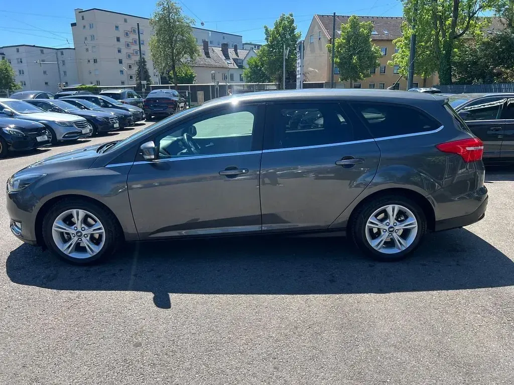 Używany Ford Focus Titanium 125 KM (91 kW) 2016 Srebrny Sedan/Limuzyna