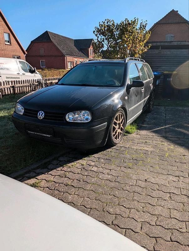 Schwarz Gebraucht 2002 VW Golf IV Kombi | 400 € (Superpreis) - Bild 1/4