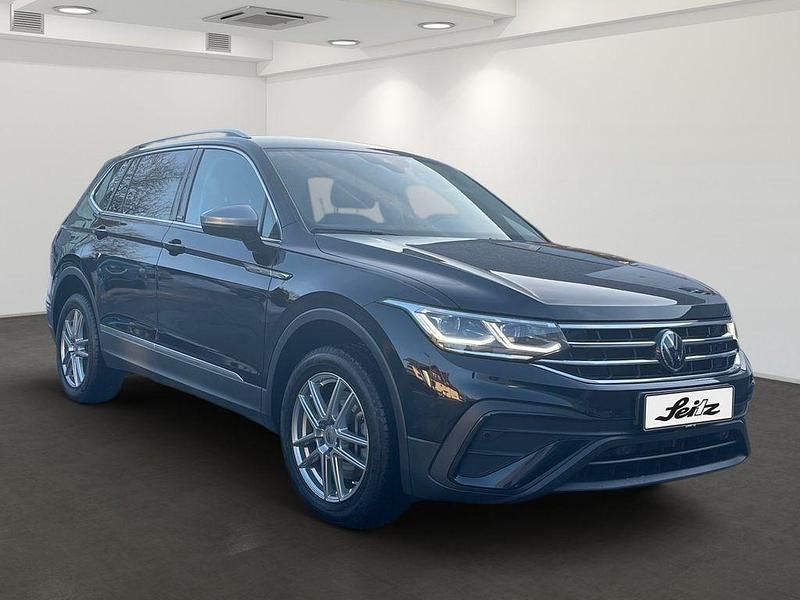 Gebraucht VW Tiguan Allspace Move 193 PS (141 kW) 2024 Deep black perleffekt SUV