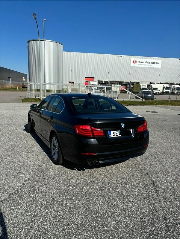 Gebraucht BMW 523 204 PS (150 kW) 2010 Schwarz Limousine