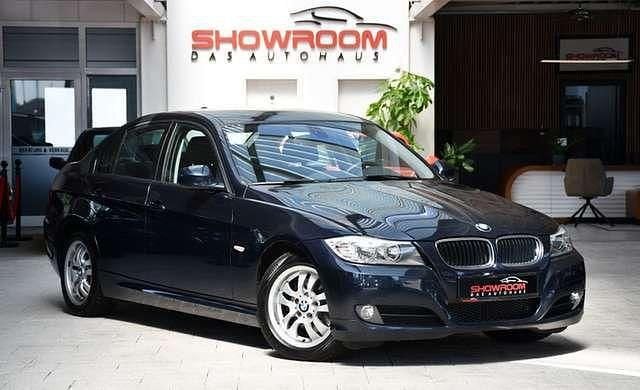Blau Gebraucht 2010 BMW 320 Comfort Edition Limousine | 3.650 € (Superpreis) - Bild 1/4