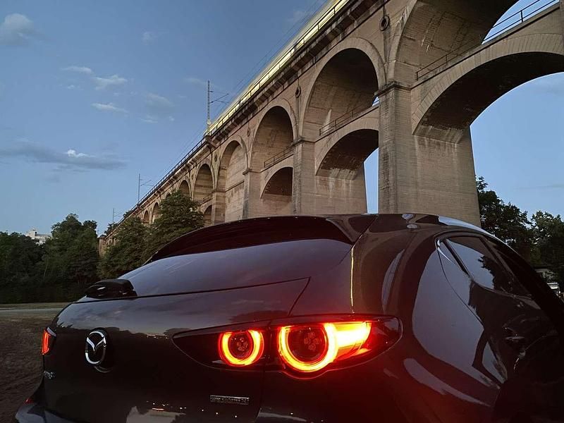 Gebraucht Mazda 3 Exclusive-Line 179 PS (131 kW) 2021 Grau Kleinwagen