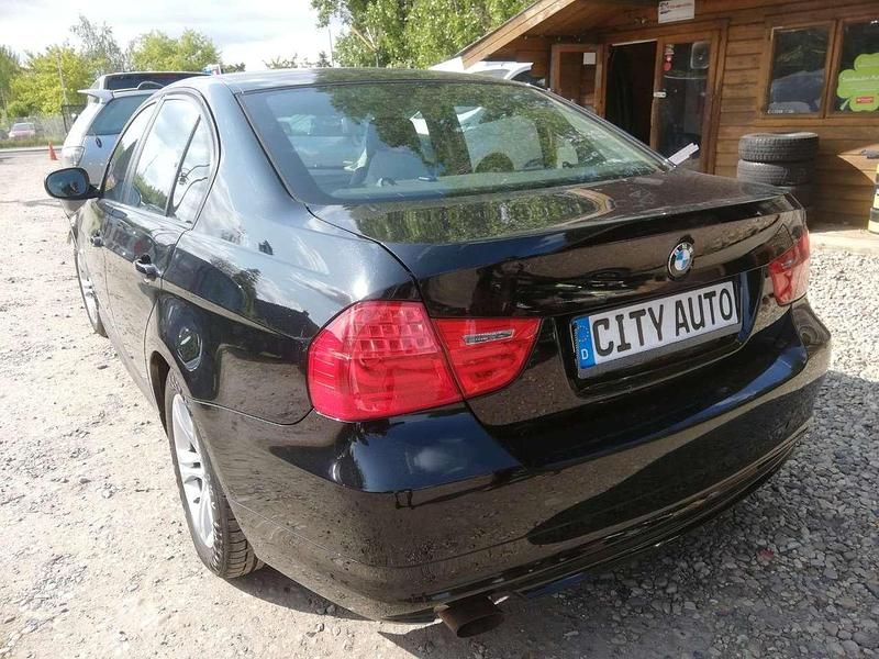 Brugt BMW 318 143 HK (105 kW) 2009 Sort Sedan