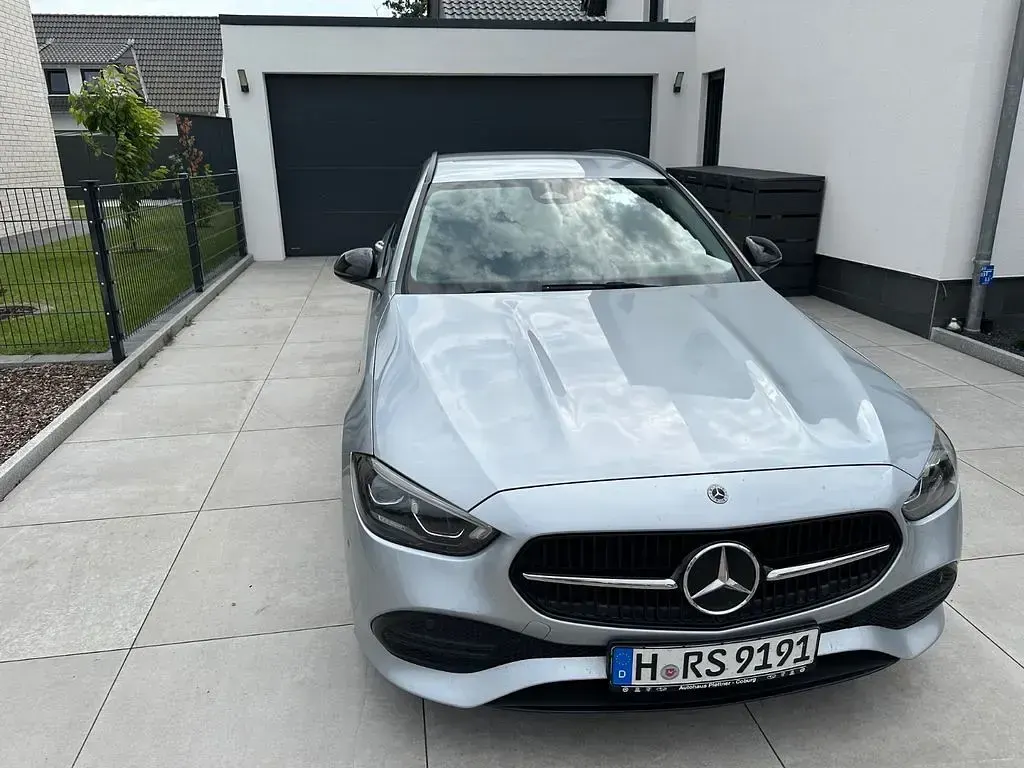 Gebraucht Mercedes C200 163 PS (119 kW) 2023 Silber Limousine
