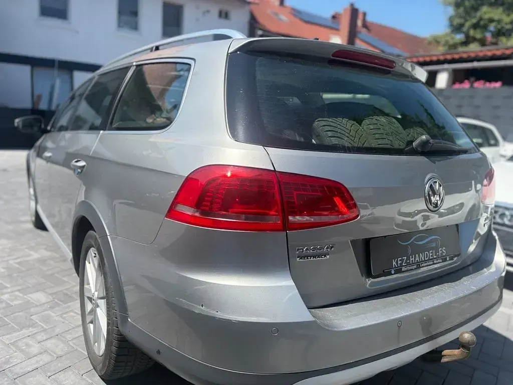Gebraucht VW Passat Alltrack Basis 140 PS (102 kW) 2013 Silber Kombi