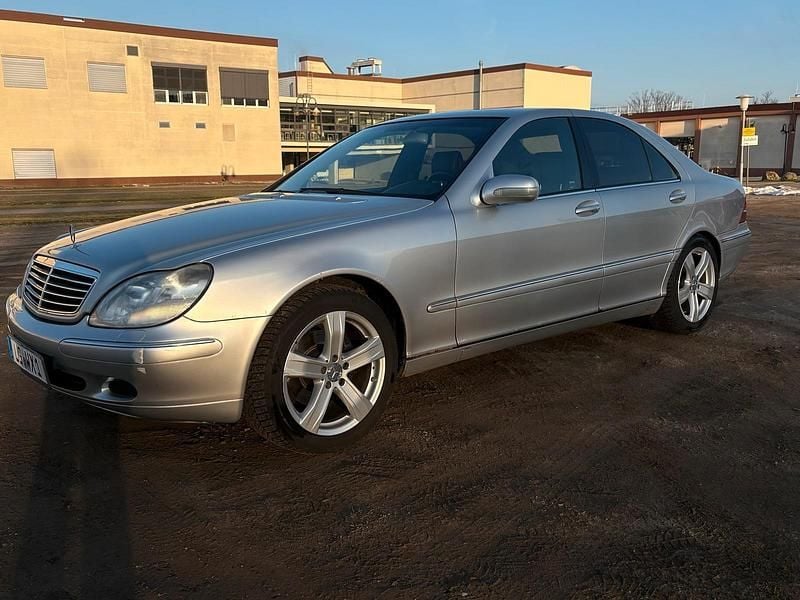 Grau Gebraucht 2001 Mercedes S320 Limousine | 2.300 € (Superpreis) - Bild 1/4
