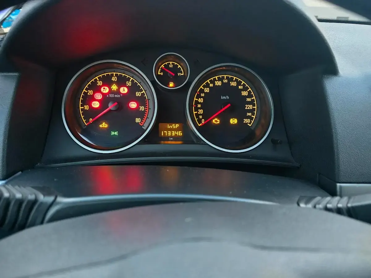 Gebraucht Opel Astra 105 PS (77 kW) 2007 Blau Kleinwagen