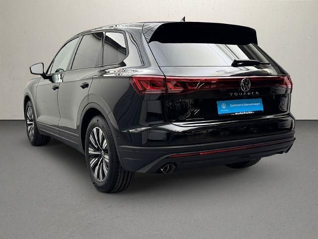 Gebraucht VW Touareg Basis 231 PS (169 kW) 2025 Grenadillschwarz metallic SUV