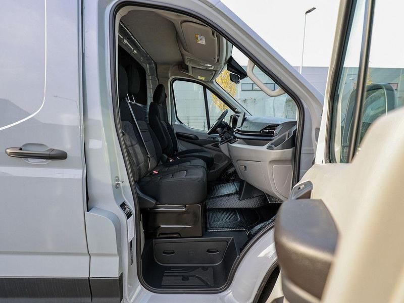 Neu Maxus V90 148 PS (108 kW) 2025 Schwarz Van