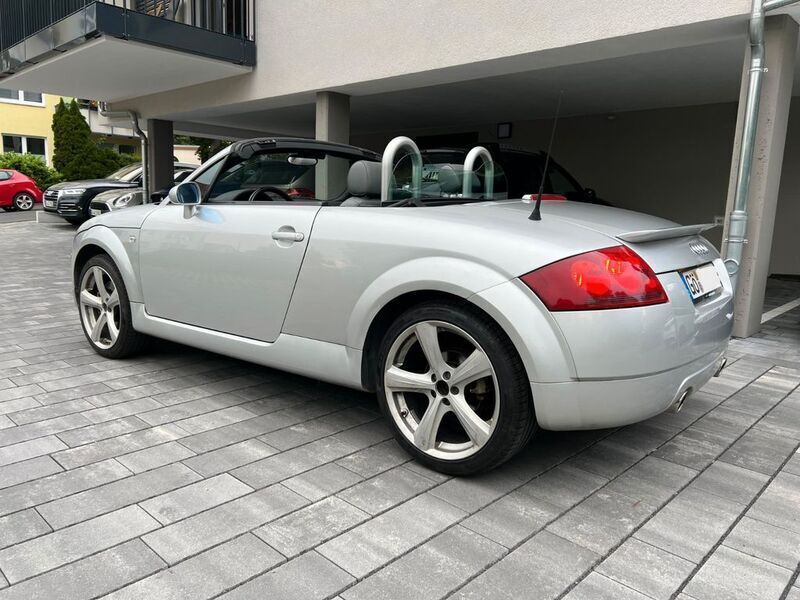 Silber Gebraucht 2001 Audi TT Roadster Sport Cabrio | 4.700 € (Superpreis) - Bild 1/4