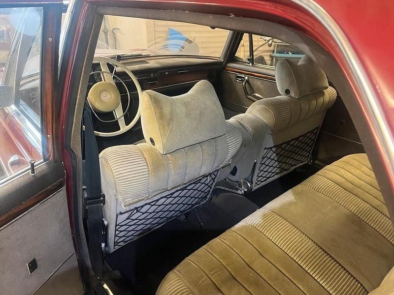 Gebraucht Mercedes W109 200 PS (147 kW) 1969 Rot Limousine