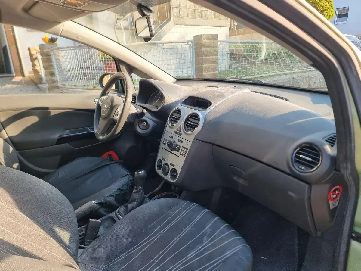 Gebraucht Opel Corsa Edition 80 PS (58 kW) 2009 Grün Kleinwagen