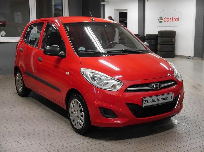 Gebraucht Hyundai i10 Classic 69 PS (50 kW) 2011 Rot Kleinwagen