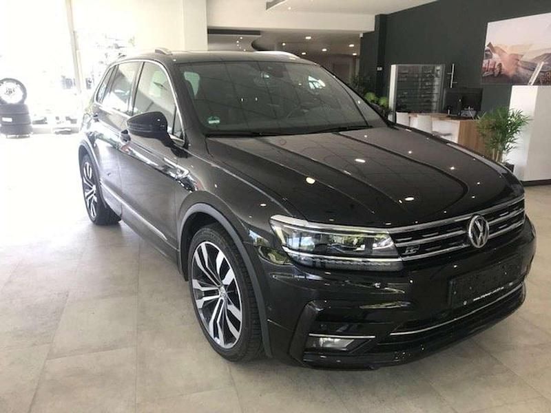 Schwarz Gebraucht 2020 VW Tiguan Highline SUV | 31.498 € (Etwas zu teuer) - Bild 1/4