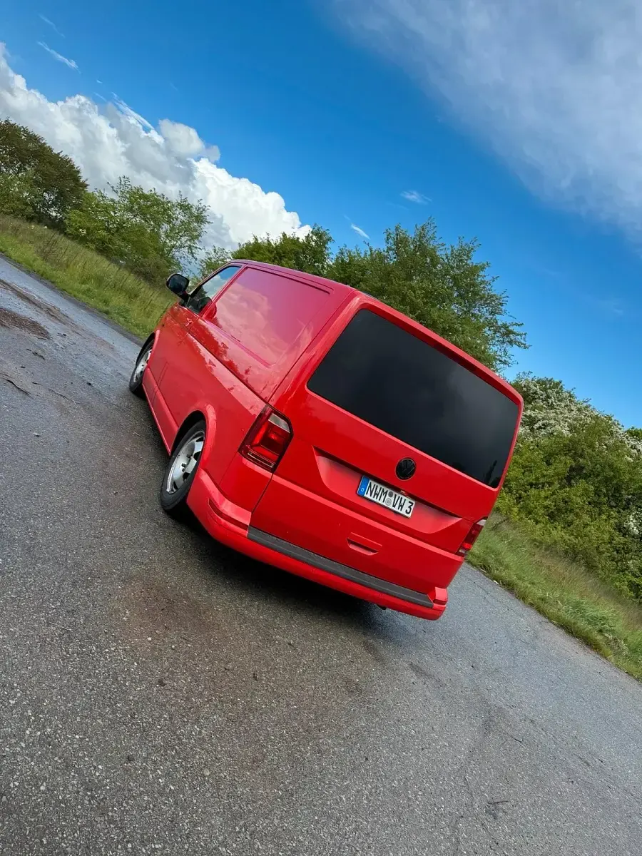 Gebraucht VW Transporter 102 PS (75 kW) 2012 Rot Van