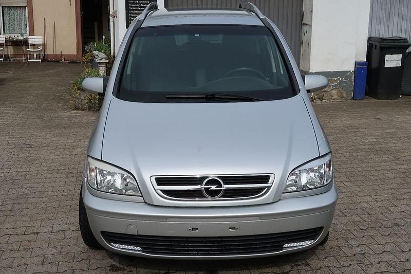 Gebraucht Opel Zafira 101 PS (74 kW) 2005 Silber Van / Kleinbus