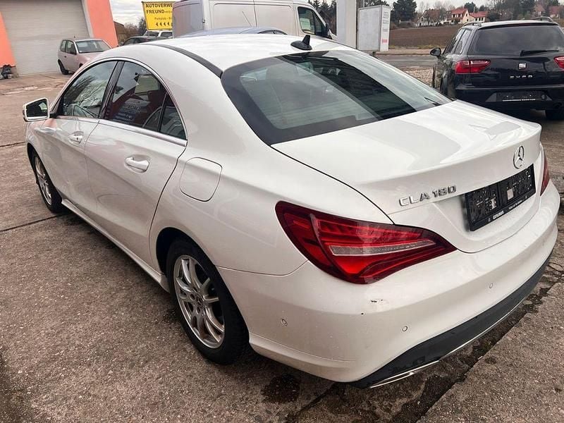 Gebraucht Mercedes CLA180 122 PS (89 kW) 2019 Weiß Limousine