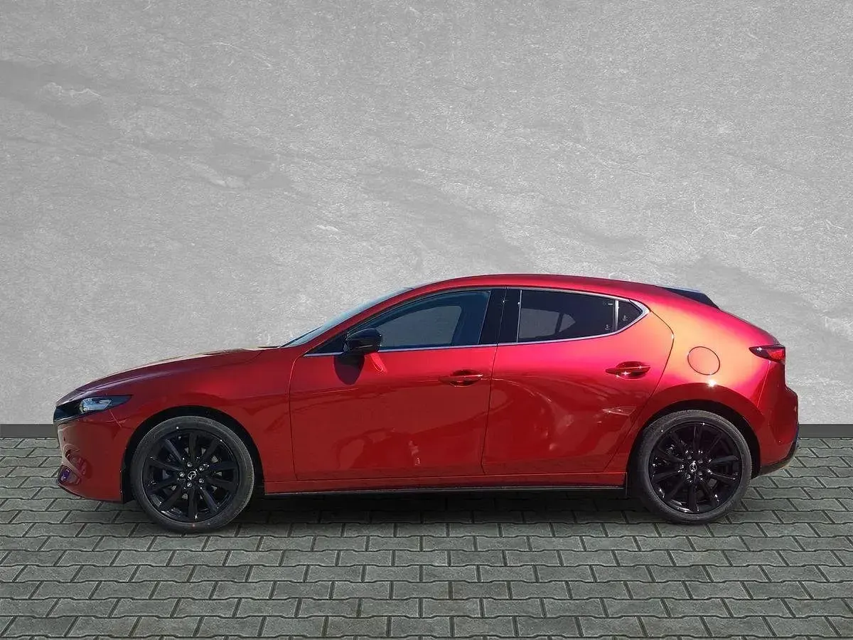 Neu Mazda 3 Homura-Line 140 PS (102 kW) 2026 Soul red crystal Limousine