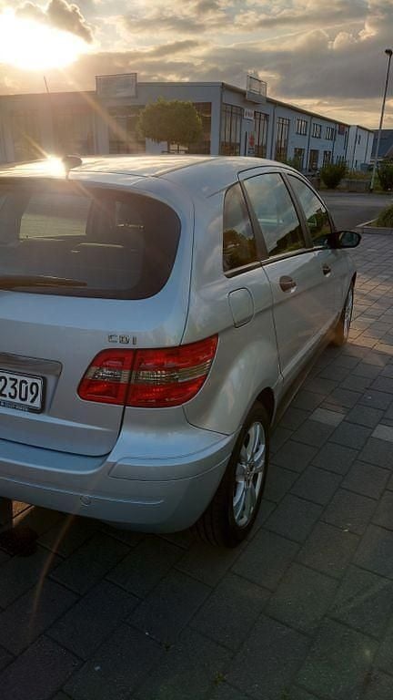 Silber Gebraucht 2008 Mercedes B180 Van / Kleinbus | 2.999 € (Fairer Preis) - Bild 1/4