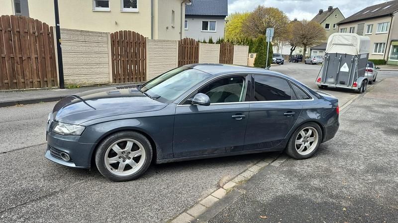 Gebraucht Audi A4 160 PS (117 kW) 2009 Grau Limousine