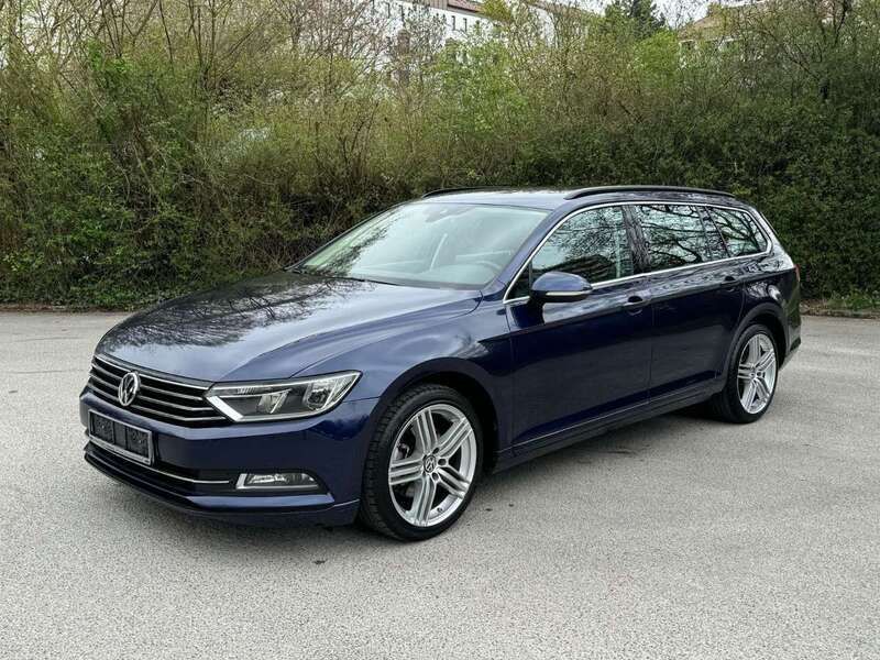 Blau Gebraucht 2019 VW Passat Highline Kombi | 19.990 € (Superpreis) - Bild 1/4