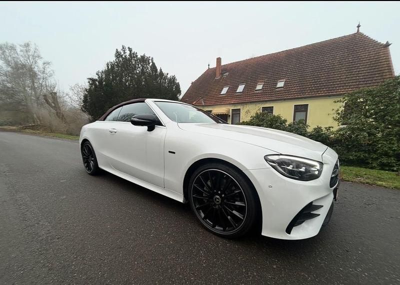 Weiß Gebraucht 2023 Mercedes E200 Cabrio | 48.400 € (Fairer Preis) - Bild 1/4