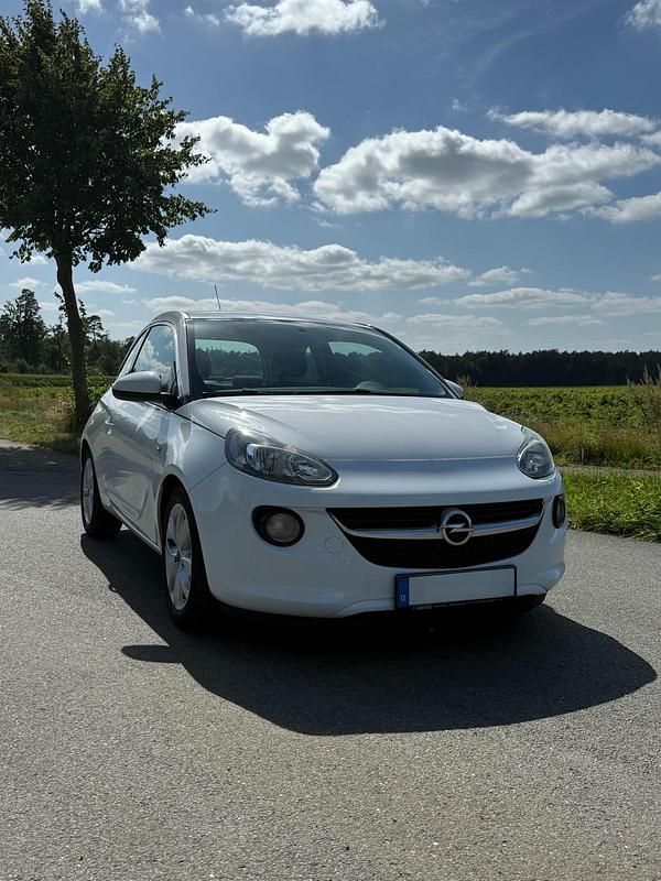 Weiß Gebraucht 2014 Opel Adam Kleinwagen | 4.999 € - Bild 1/4