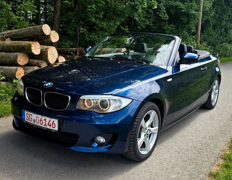 Tiefseeblau metallic Gebraucht 2012 BMW 120 Cabriolet Advantage Cabrio | 11.900 € (Teuer) - Bild 1/4