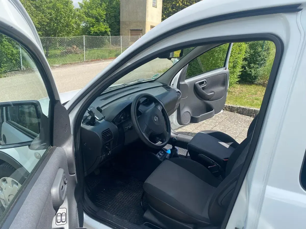 Gebraucht Opel Combo 94 PS (69 kW) 2010 Weiß Van / Kleinbus