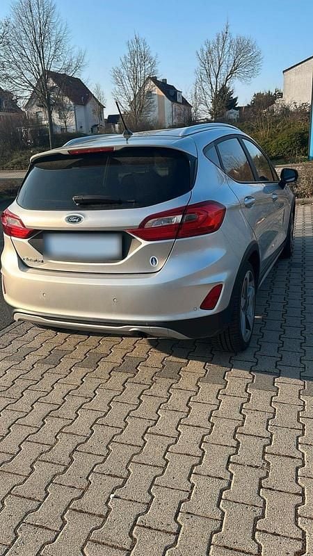 Gebraucht Ford Fiesta Active 101 PS (74 kW) 2019 Silber Kleinwagen