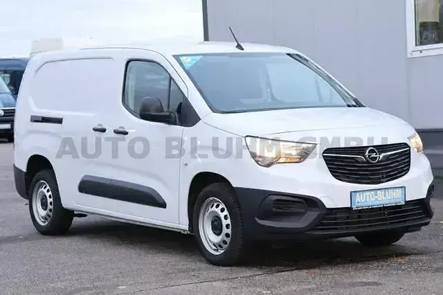Gebraucht Opel Combo 102 PS (75 kW) 2022 Kaolinweiß Van / Kleinbus