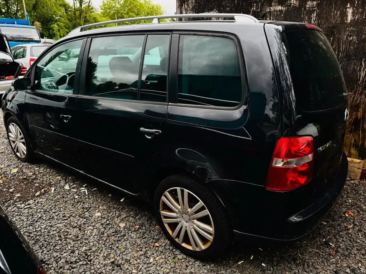Gebraucht VW Touran 141 PS (103 kW) 2005 Schwarz Van / Kleinbus