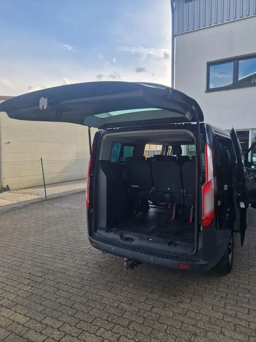 Gebraucht Ford Tourneo 152 PS (111 kW) 2014 Schwarz Van / Kleinbus